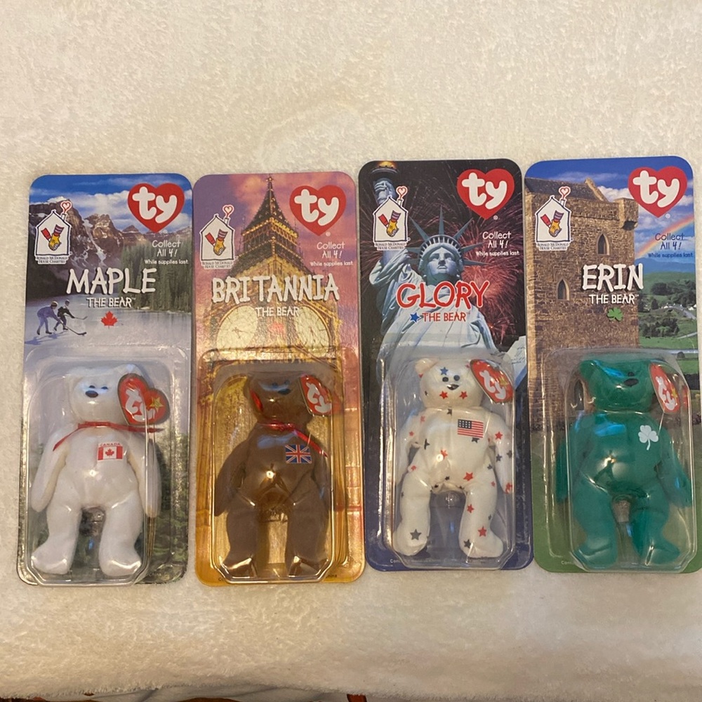 NWT complete set of 4 International Bears/McDonalds partnership
